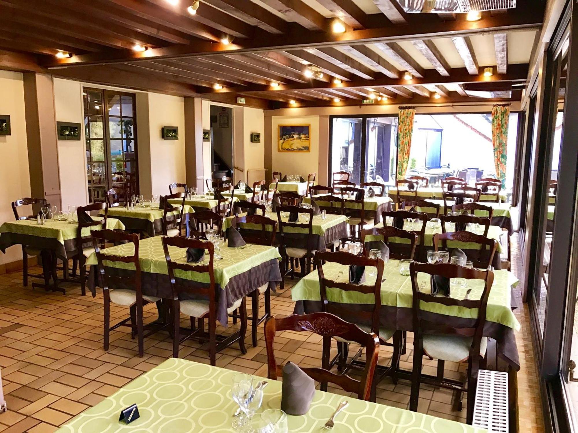 Hotel Restaurant Le Relais De Pouilly المظهر الخارجي الصورة