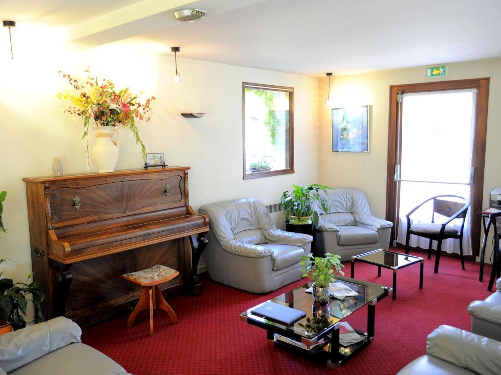 Hotel Restaurant Le Relais De Pouilly المظهر الخارجي الصورة